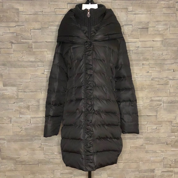 T Tahari Jackets & Blazers - Tahari black Marianna puffer coat